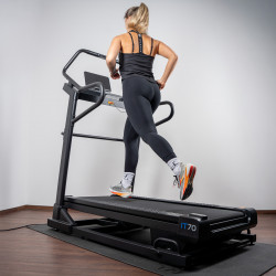 cardiostrong Incline Treadmill IT70