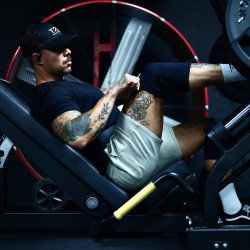 Reeva knee sleeves for Powerlifting Product picture