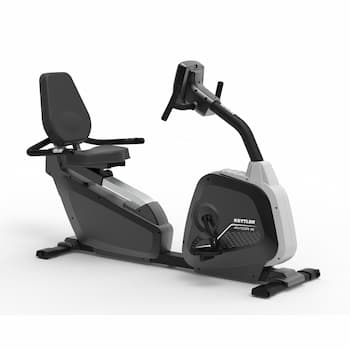 Der Kettler Heimtrainer Avior R, ein Heimtrainer in Liege-Format, vor weißem Hintergrund