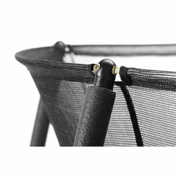 Detailaufnahme der Federn eines Salta Premium Ground Trampolins.